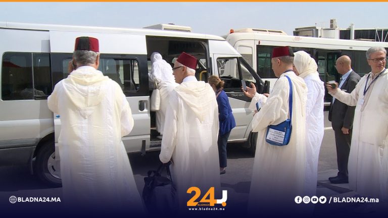 وصول الحجاج المغاربة المستفيدين من مبادرة "طريق مكة" المدينة المنورة