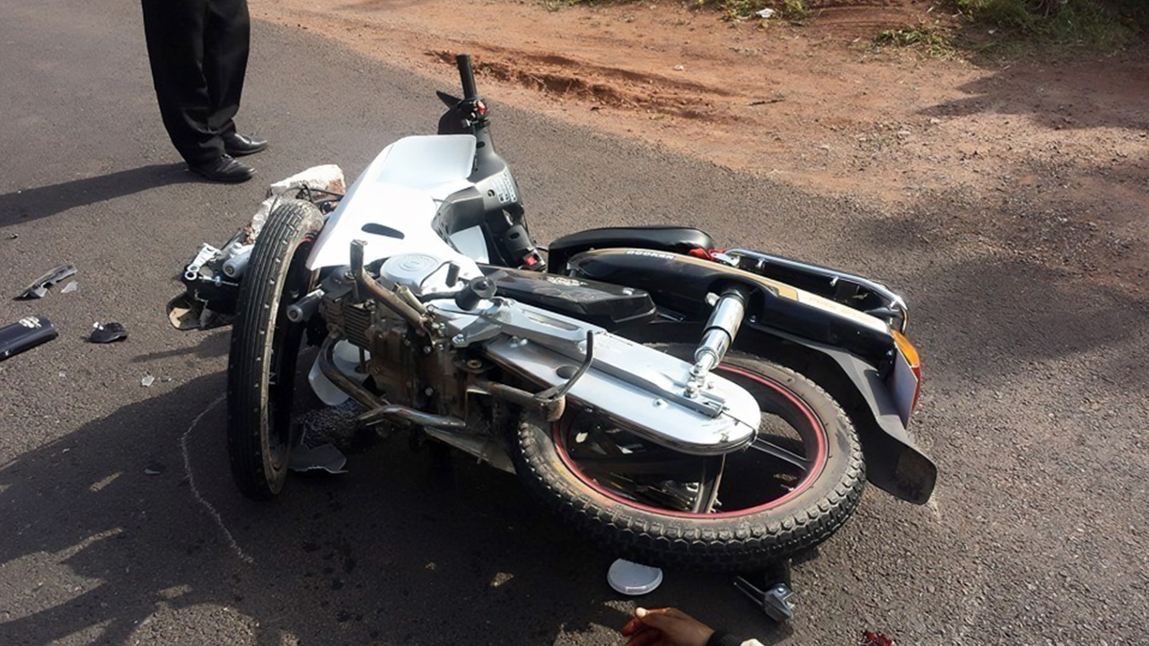 A young man on a motorcycle was killed in a collision with a car in El Jadida